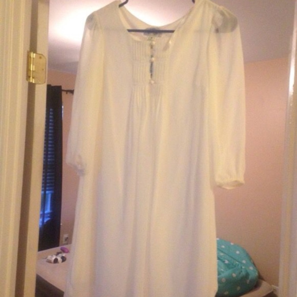 White flowey dress